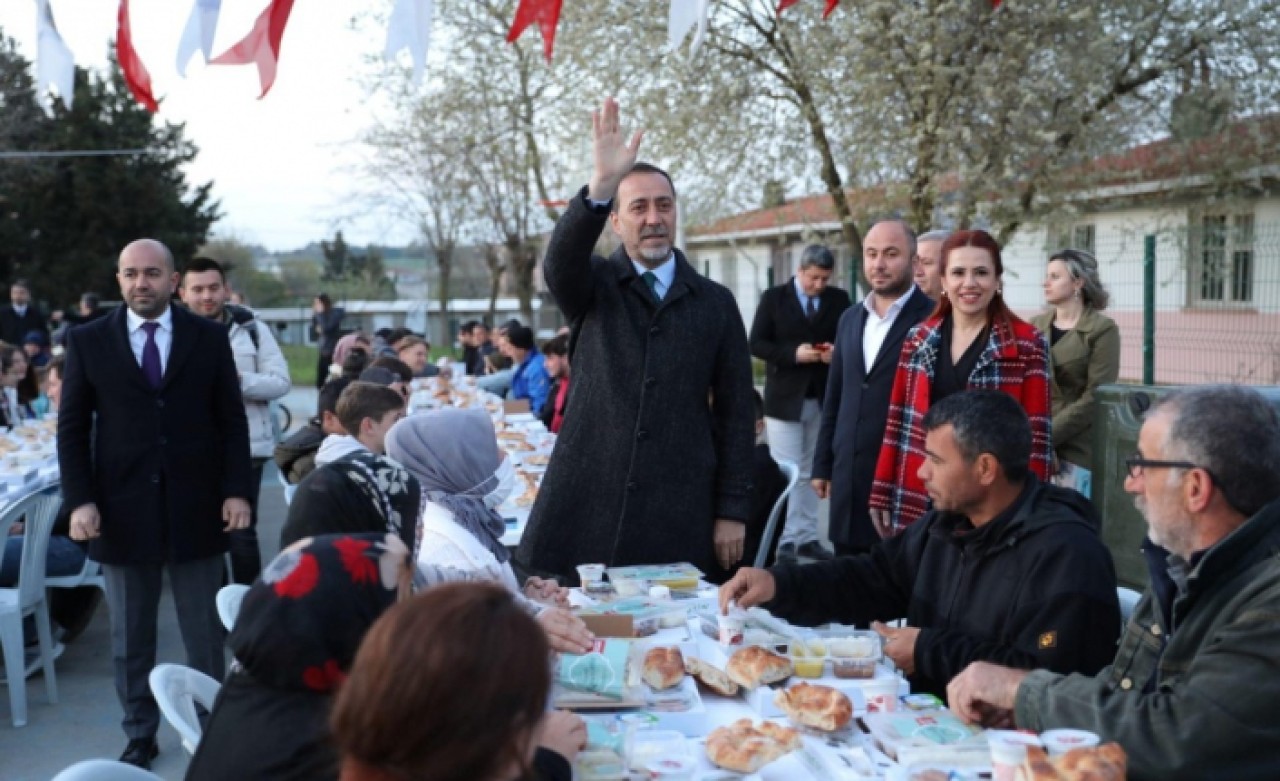 GÖNÜL SOFRALARI FENER VE BEYCİLER MAHALLESİNDE KURULDU
