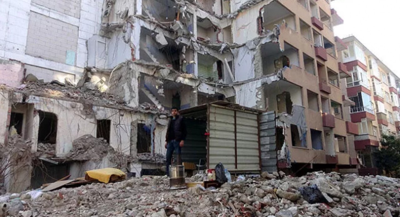 Avcılarda yıkımla başlayan zorunlu tahliye