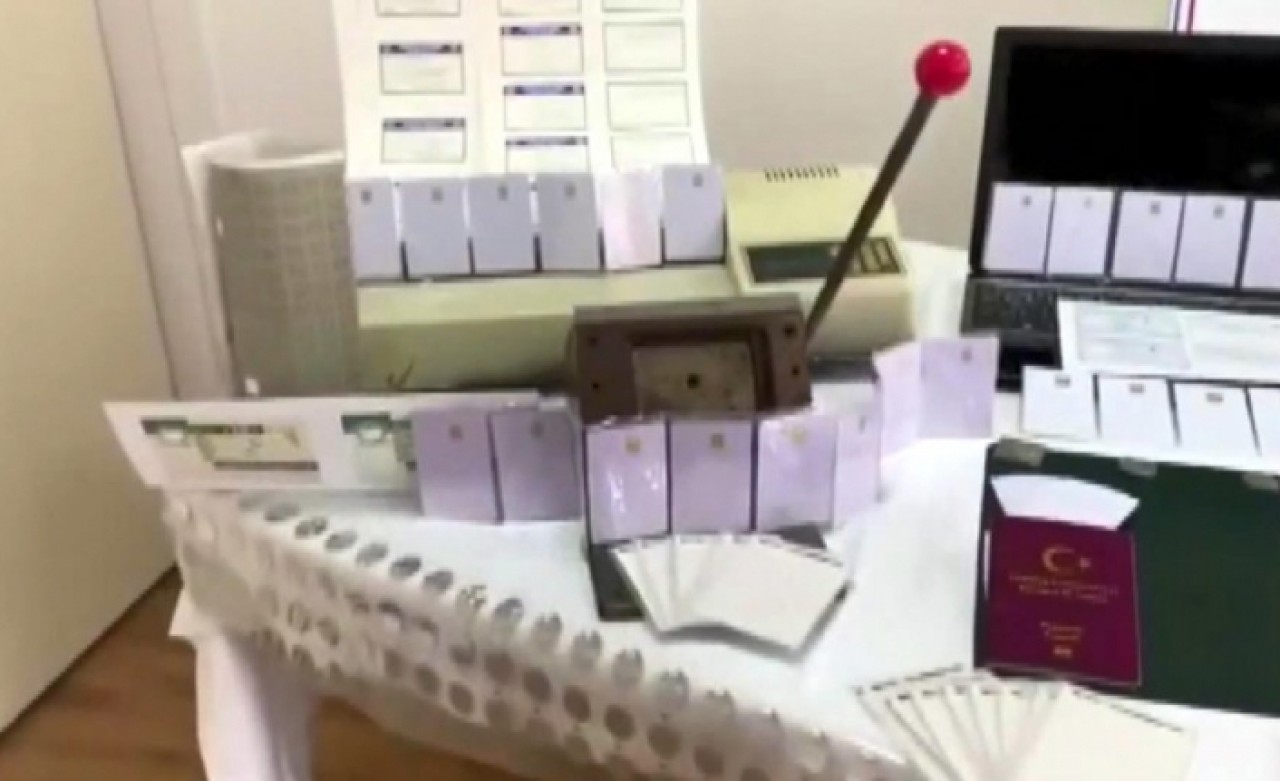 AVCILARDA SAHTE PASAPORT İMALATINA SUÇÜSTÜ