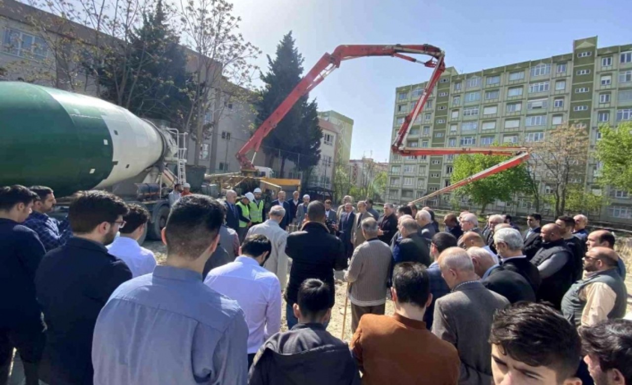Beylikdüzünde Marmara Camii Eğitim Külliyesi temeli dualarla atıldı