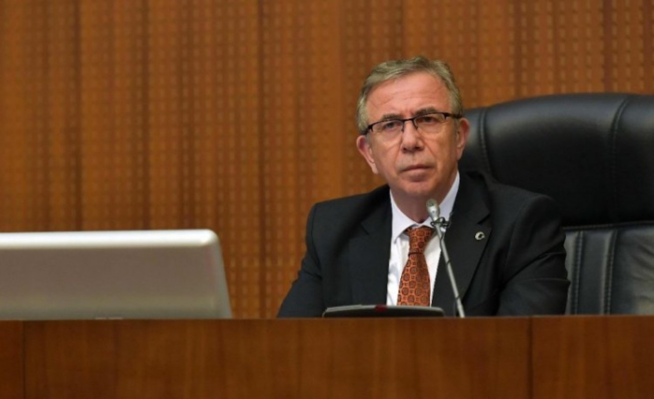 Mansur Yavaştan yeni uygulama; 3 bin vatandaşın eczane borcunu ödüyor