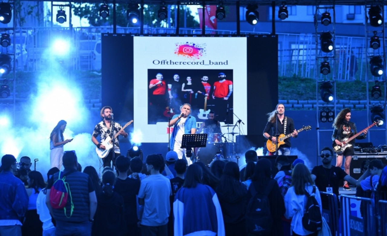 ŞAMPİYONLUK KUPASI KIRLANGIÇ GENÇLİK FESTİVALİNDE