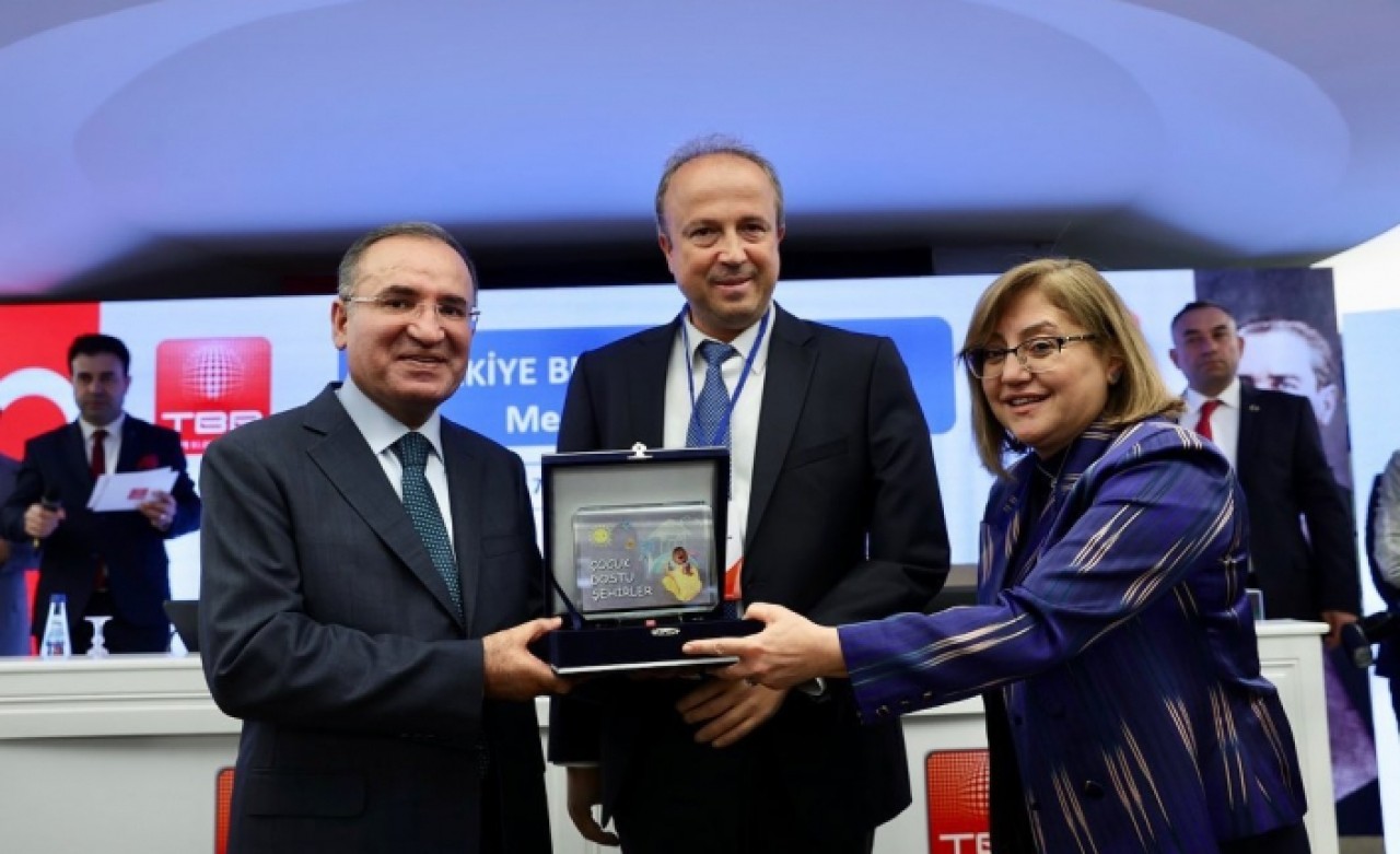 Avcılar Belediyesi’ne Çocuk Dostu Şehirler Ödülü