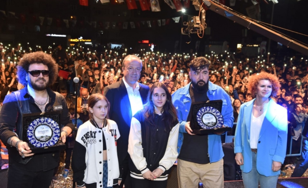 Avcılar Can Gox ve Eypio Konseri ile Coştu