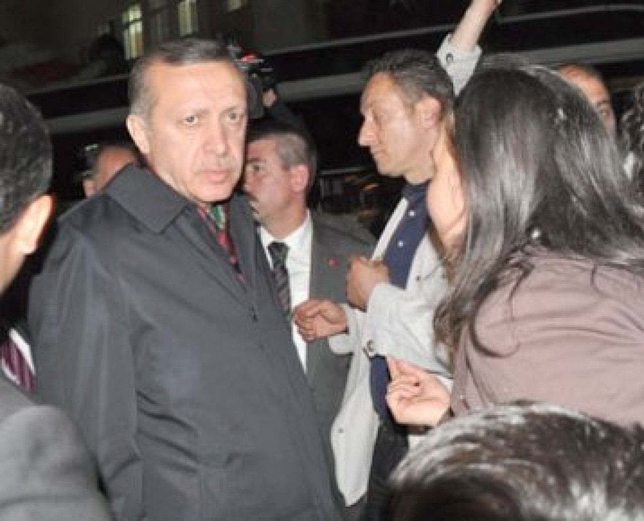 Başbakan'dan 'iş' istedi