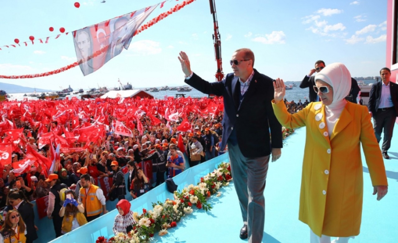 &quot;560 BİN KİŞİ KARŞIMDA DURUYOR&quot;