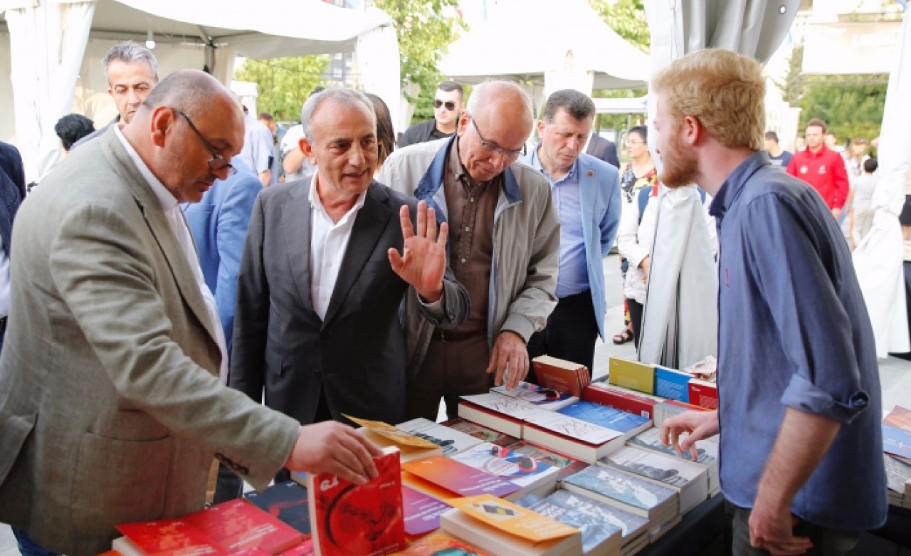 KÜÇÜKÇEKMECE’DE LAGÜN KİTAP GÜNLERİ FESTİVAL ATMOSFERİNDE BAŞLADI