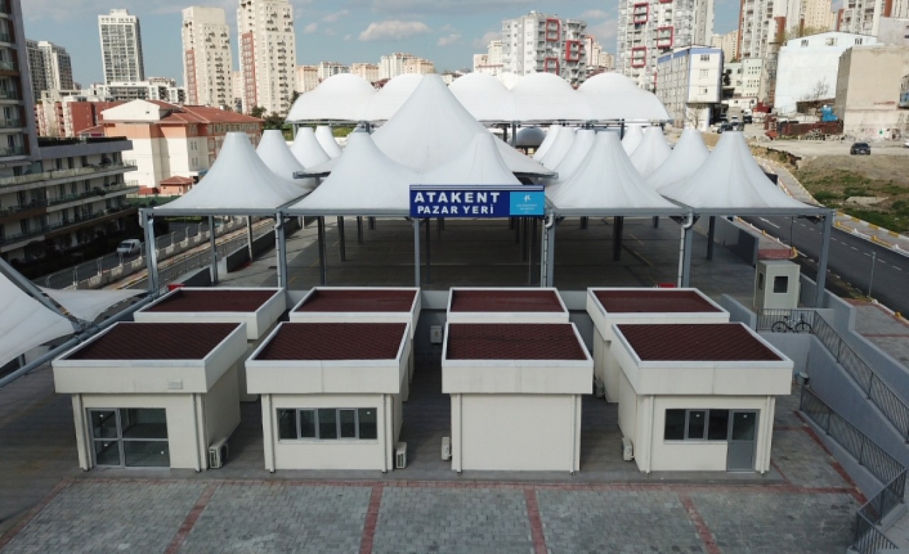 KÜÇÜKÇEKMECE’DE AÇIK HAVADA ALIŞVERİŞ KEYFİ BAŞLIYOR