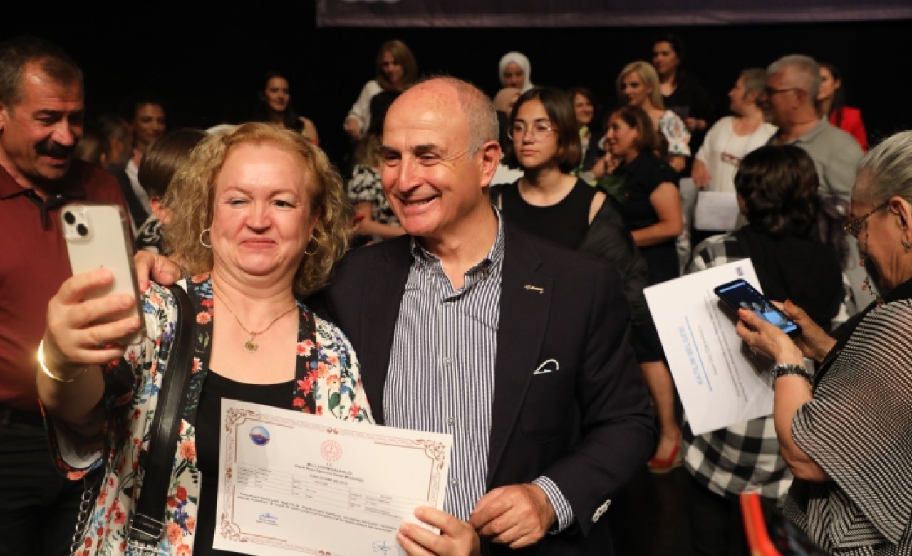 Halk Akademisi’nden 742 öğrenci daha mezun oldu