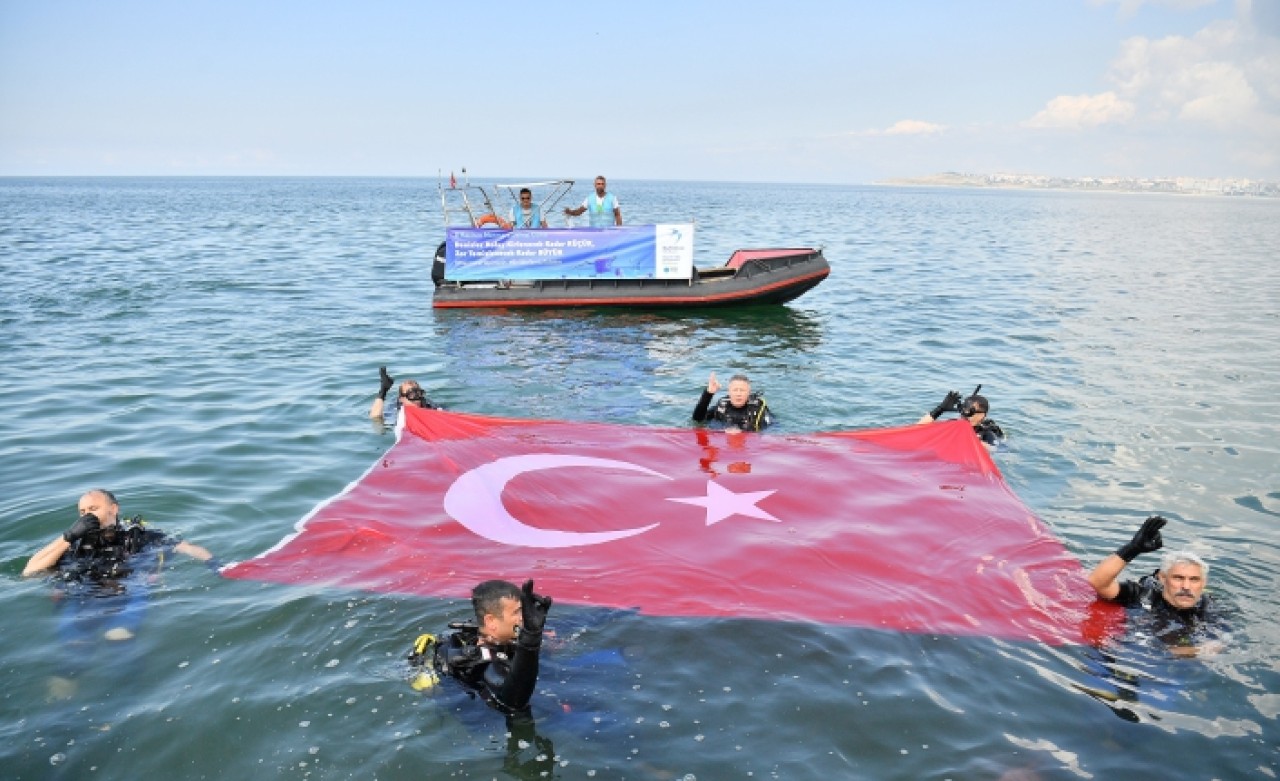 KIYI VE DENİZ TEMİZLİĞİYLE FARKINDALIK OLUŞTURULDU