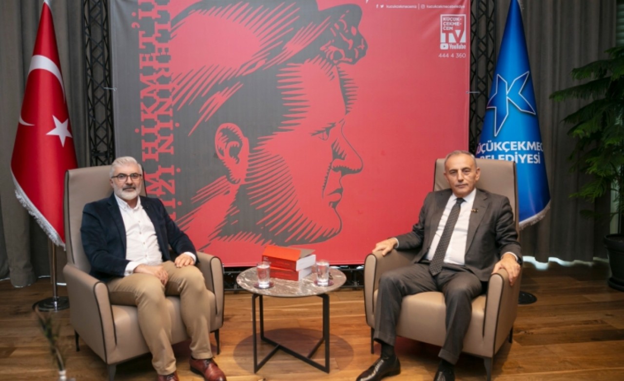 BAŞKAN KEMAL ÇEBİ’YE ‘NÂZIM HİKMET’İ YAŞATANLAR’ ONUR ÖDÜLÜ