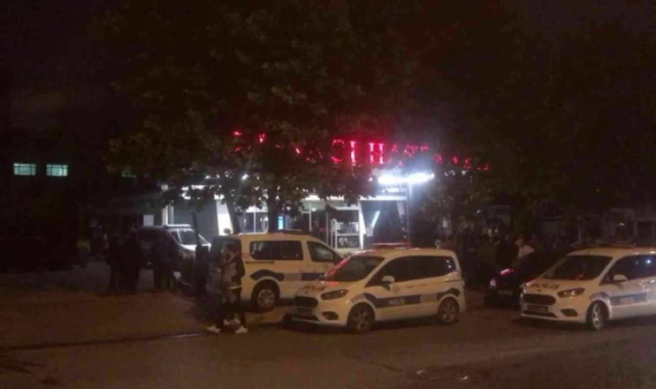 Boşanma aşamasındaki eşlerin aileleri arasında silahlı kavga: 1 ölü, 2 yaralı