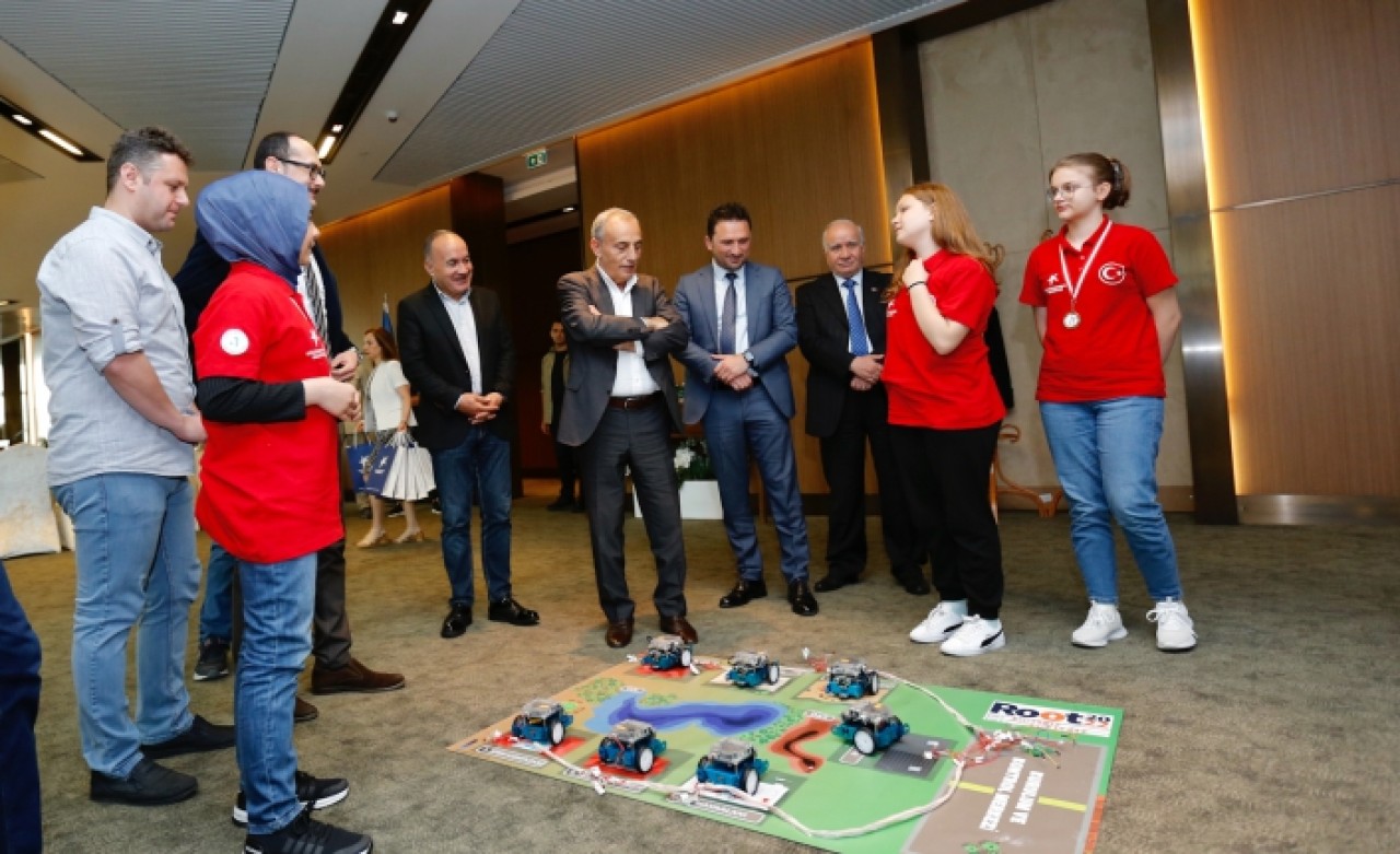 Root 2022nin Şampiyonları Küçükçekmece Bilgi Evleri ve Çocuk Üniversitesinden