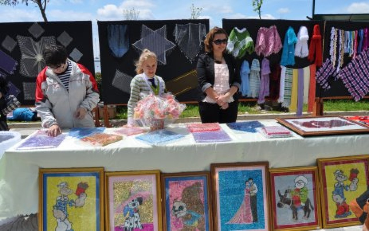 Atatürk ve Bayrak sevgisi engel tanımıyor