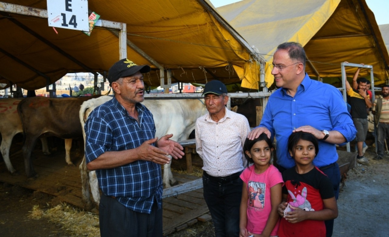 BAŞKAN ÇALIK KURBAN ALANINI ZİYARET ETTİ