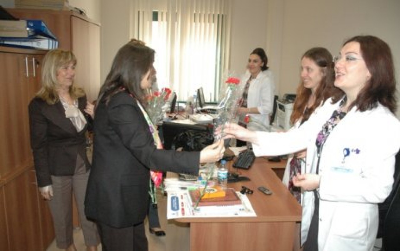 AK PARTİ HEMŞİRELERİ UNUTMADI