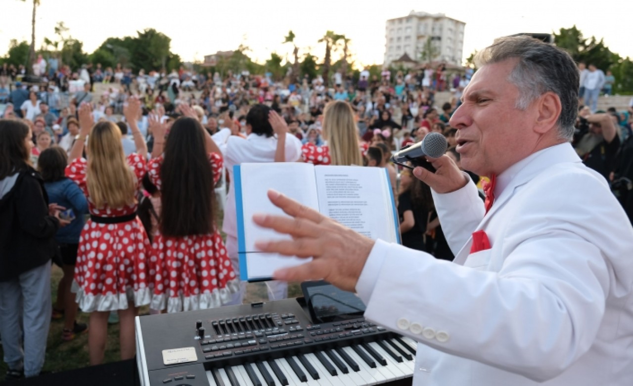 Yeşilçam Vokal Grubu nostaljik bir akşam yaşattı