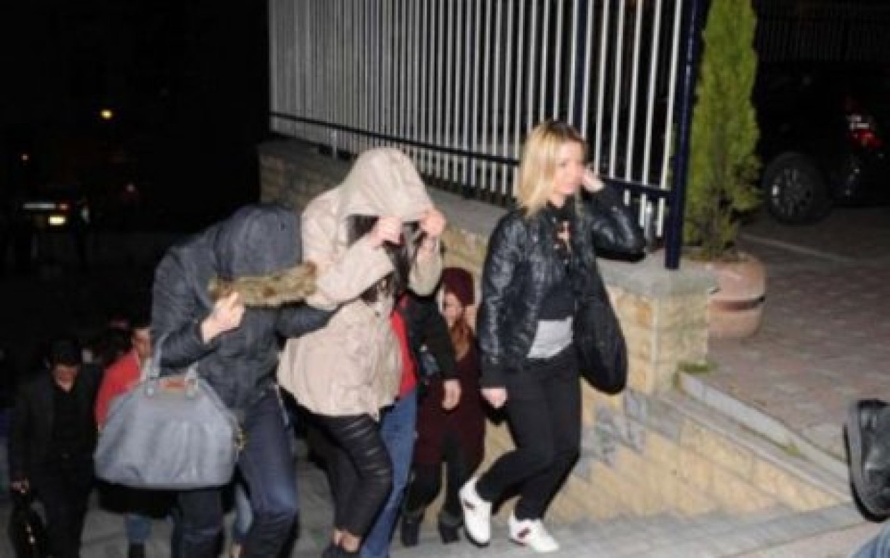 K.Çekmece'de kumar baskını