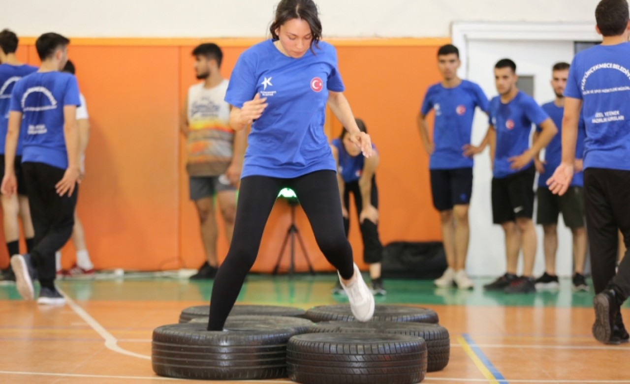 Küçükçekmece Belediyesi gençleri geleceğe hazırlıyor