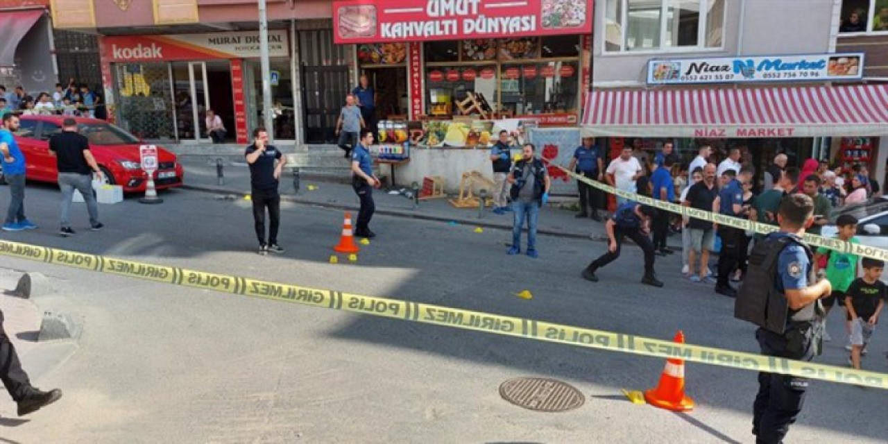 Küçükçekmecede güpegündüz mekan taradılar: 2 ölü