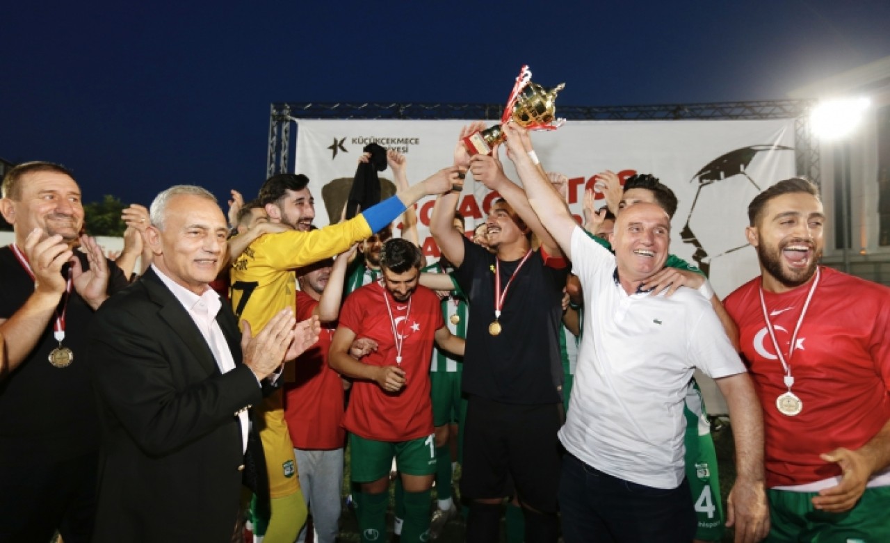 ZAFER KUPASI YEŞİLOVA ESNAFSPOR’UN