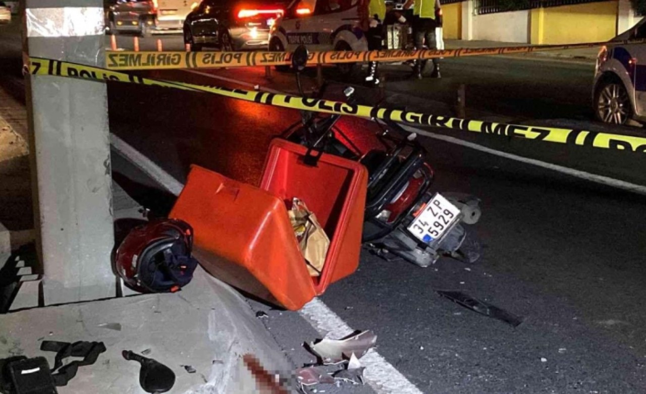 Küçükçekmece D-100de refüje çarpan motokurye hayatını kaybetti