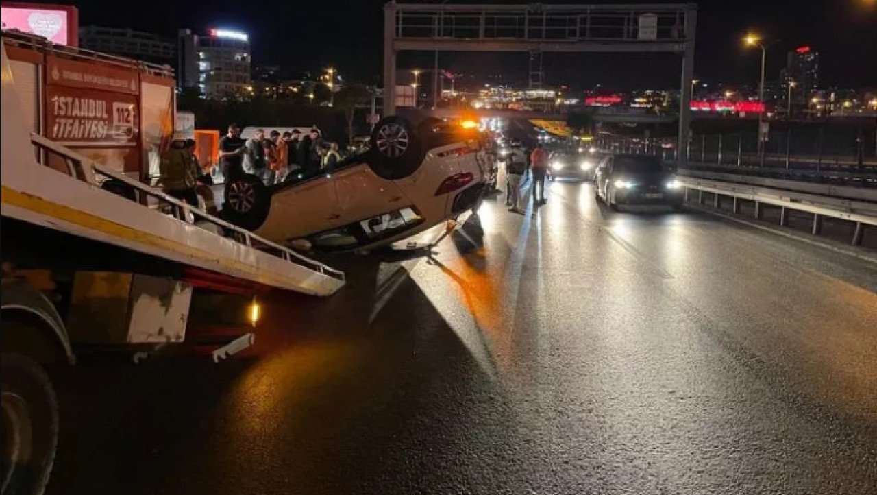 Beylikdüzünde zincirleme trafik kazasında 4 kişi yaralandı