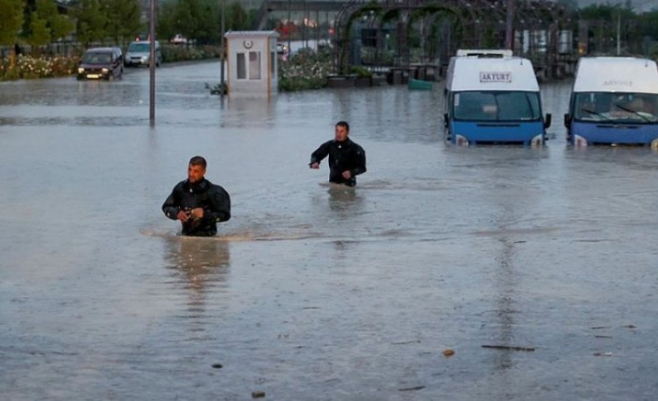 Meteorolojiden sel ve su baskını uyarısı