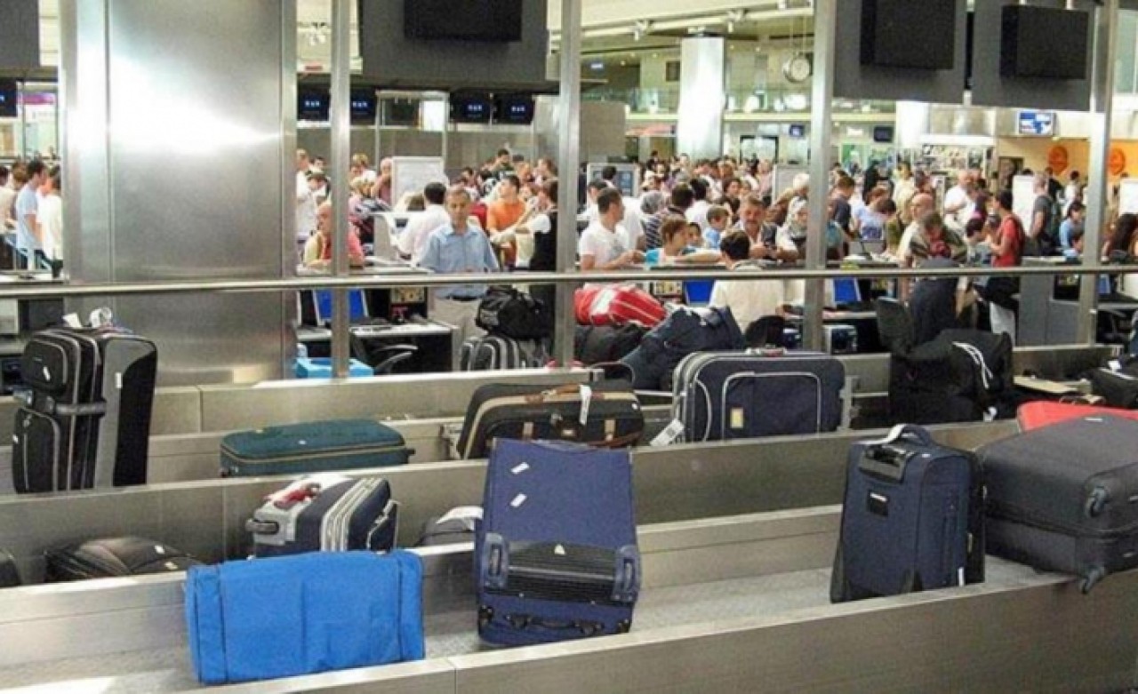 İstanbul Havalimanında külçe altın operasyonu! Valizinden servet çıktı