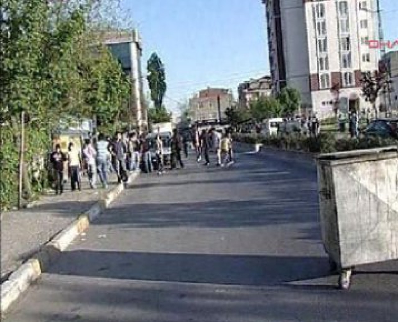 Yol kapatmak istediler...