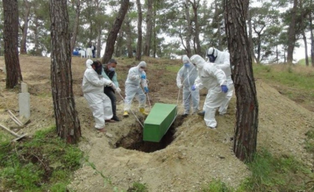 Türkiyede koronavirüs verilerinde korkunç şüphe: Pandeminin yükü bakanlığın verilerinden çok daha ağır!