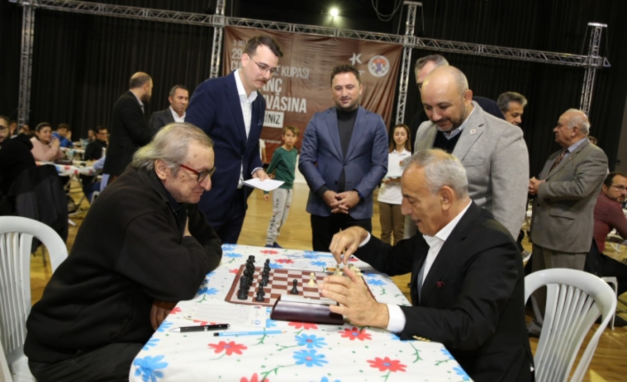 KÜÇÜKÇEKMECE’DE 29 EKİM SATRANÇ TURNUVASI HEYECANI