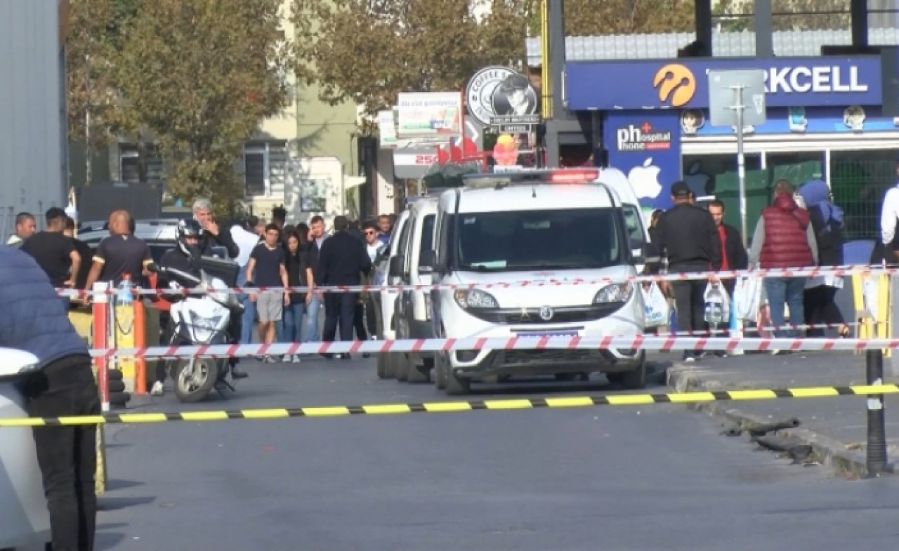 BEYLİKDÜZÜ METROBÜS DURAĞINDA KADINI ÖLDÜRÜP İNTİHAR ETTİ