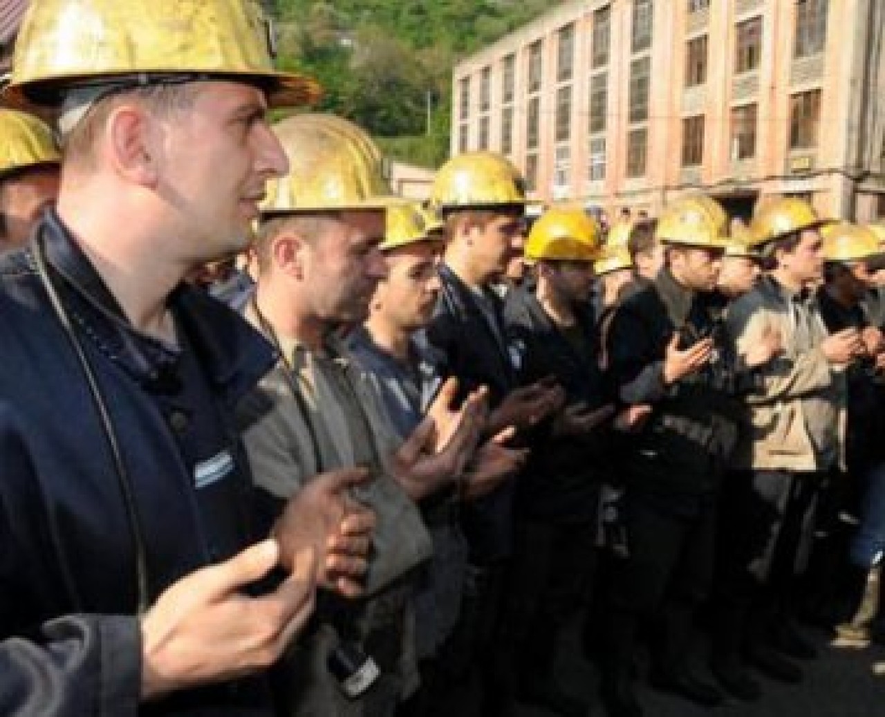 Dualarla anıldılar