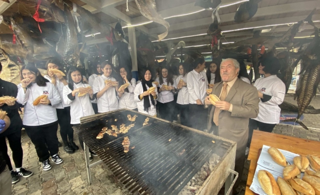 Geleceğin şefleri Balıkçı Kenan’da mutfağa girdi