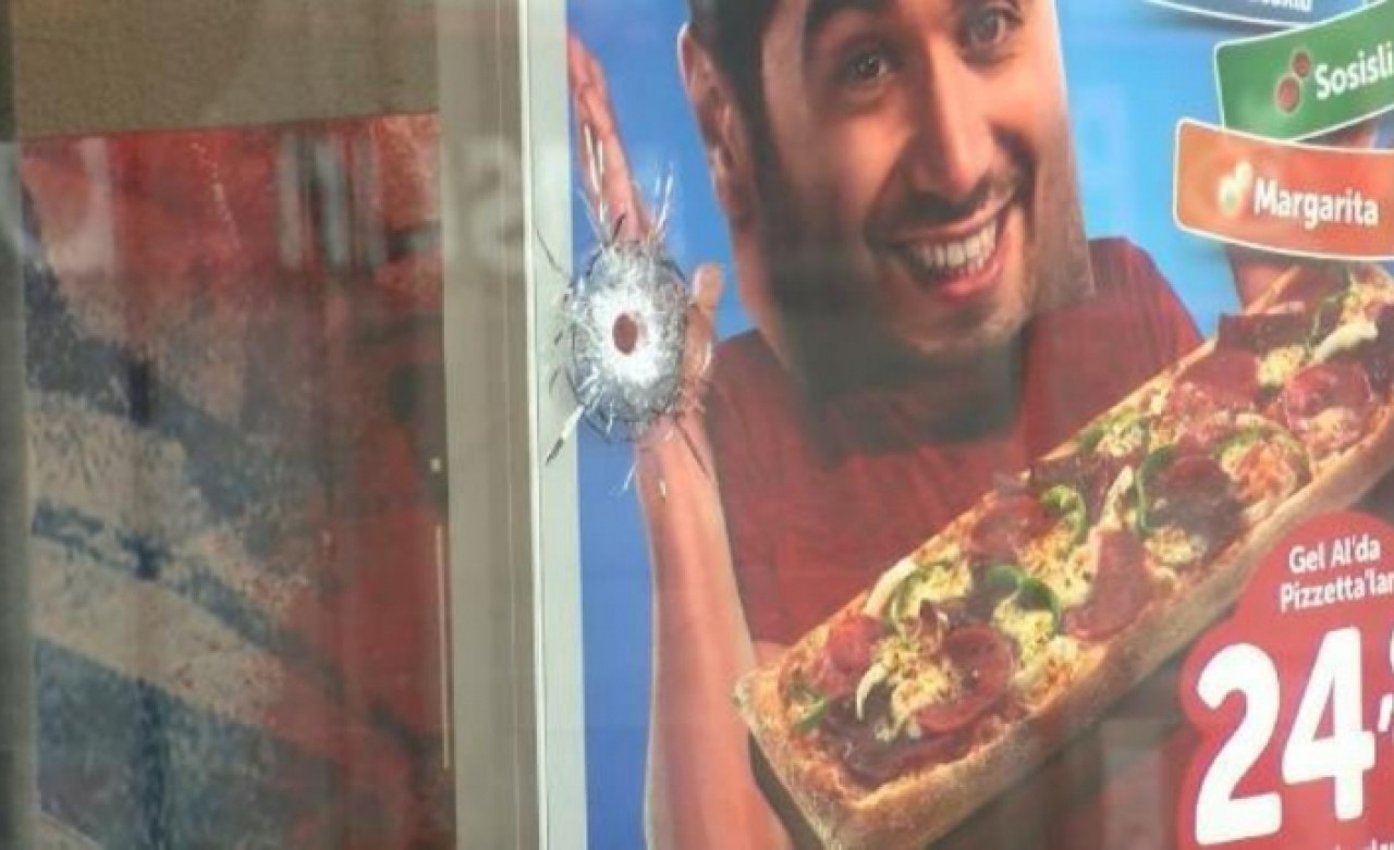 AVCILARDA PİZZACI KURŞUNLANDI