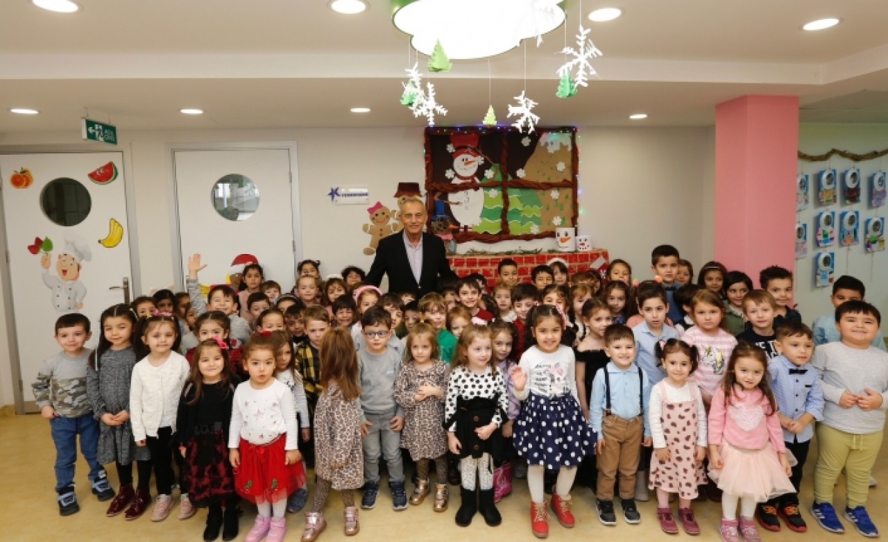 BAŞKAN ÇEBİ, KÜÇÜKÇEKMECELİ ÇOCUKLARIN KARNE SEVİNCİNE ORTAK OLDU