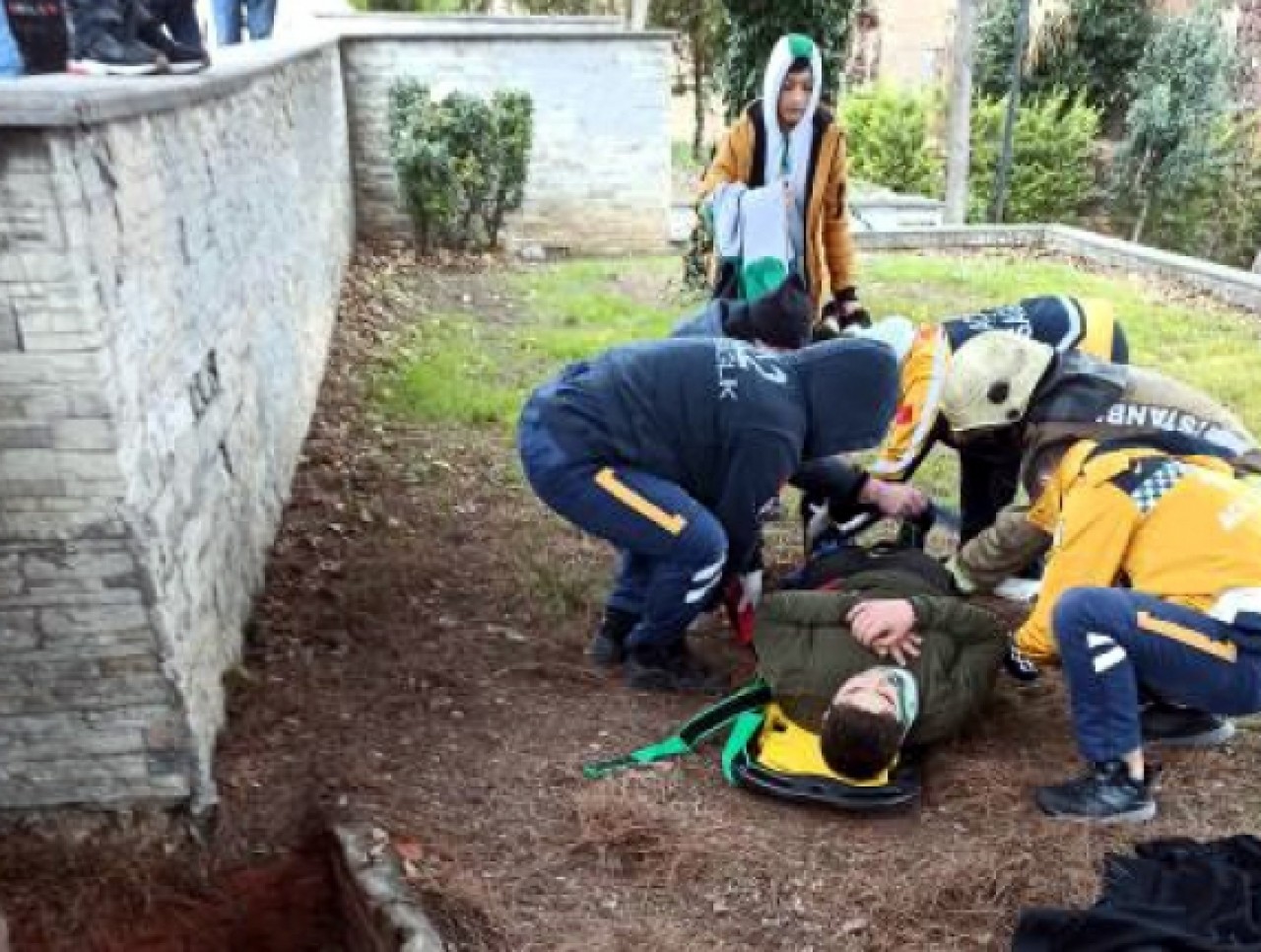 5 metrelik kuyuya düştü