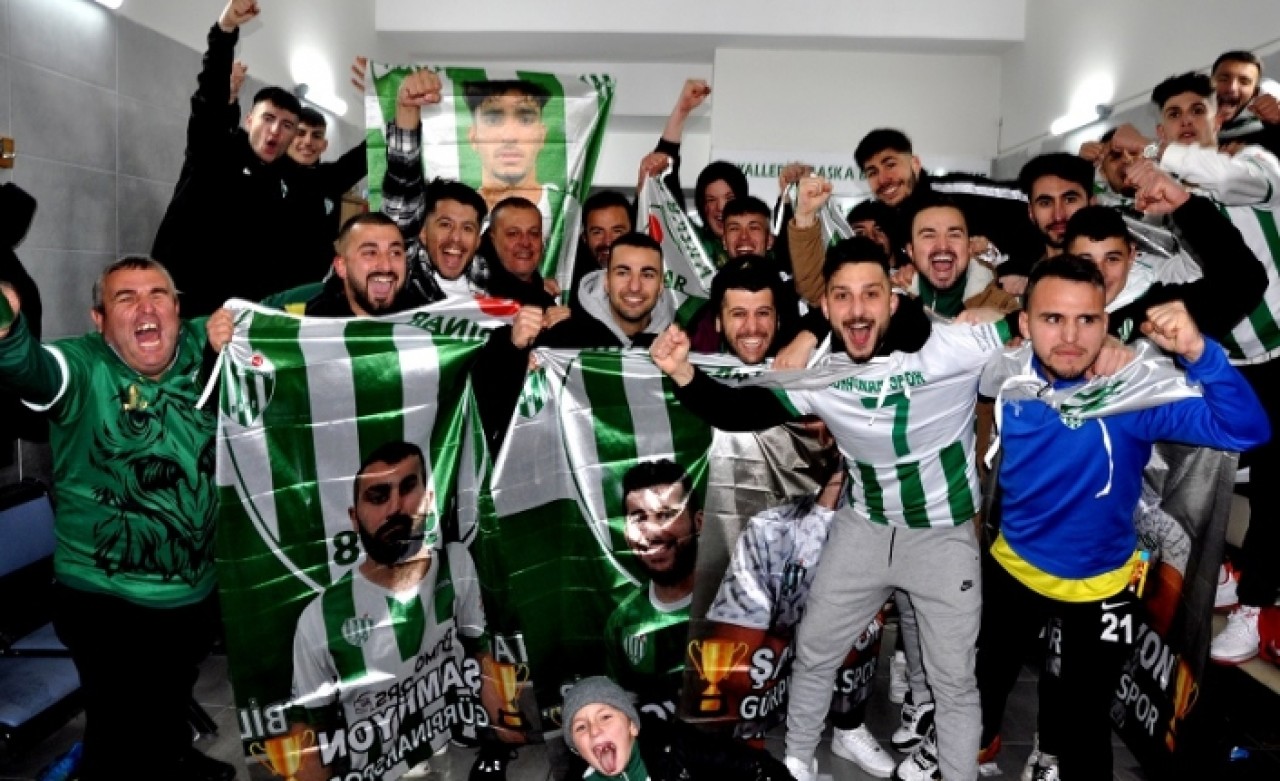 Şampiyon Gürpınarspor!