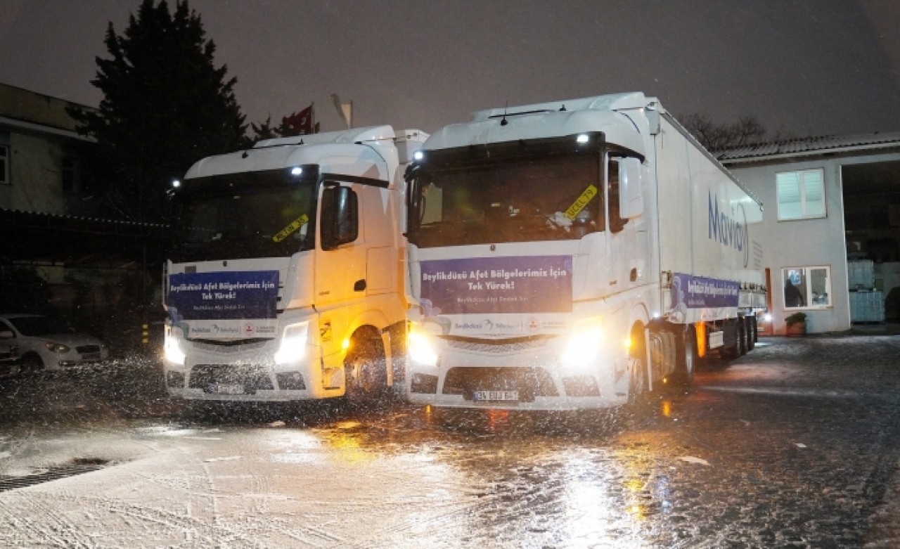 BEYLİKDÜZÜ BELEDİYESİ’NİN YARDIM TIRLARI BÖLGEYE HAREKET ETTİ