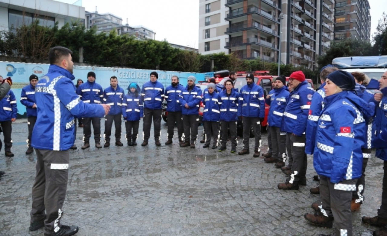 KÜÇÜKÇEKMECE’DEN AFET BÖLGESİNE DESTEK