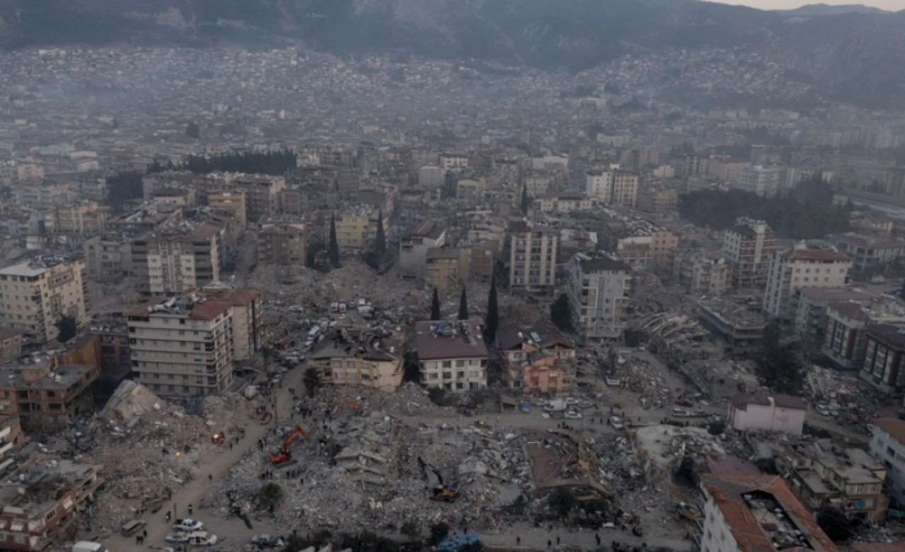 Depremle yerle bir oldu: Hataydan yeni görüntüler geldi