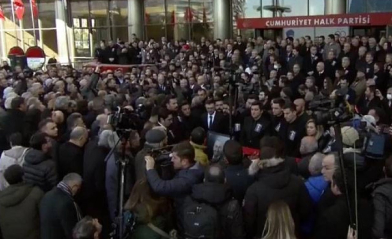 Eski CHP Genel Başkanı Deniz Baykal son yolculuğuna uğurlanıyor