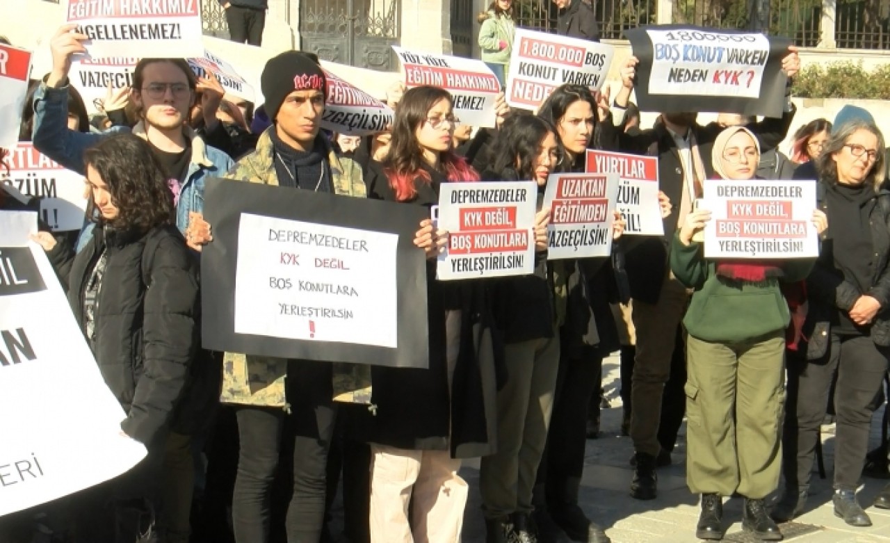Uzaktan eğitim  protesto edildi