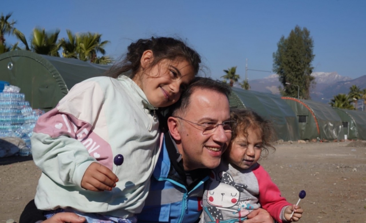 Hatay’a bin 300 çadır gönderdik