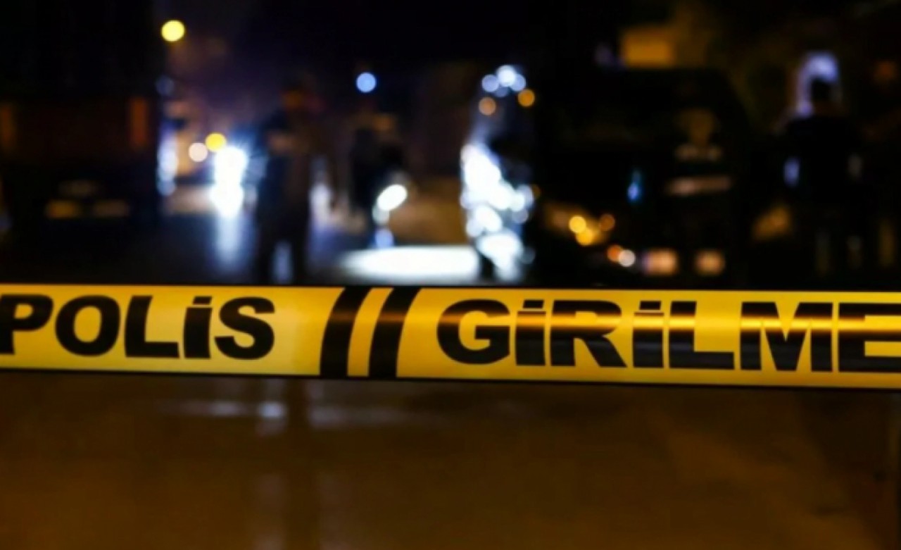 İstanbulda otomobile silahlı saldırı: 2 kişi hayatını kaybetti, 2 yaralı