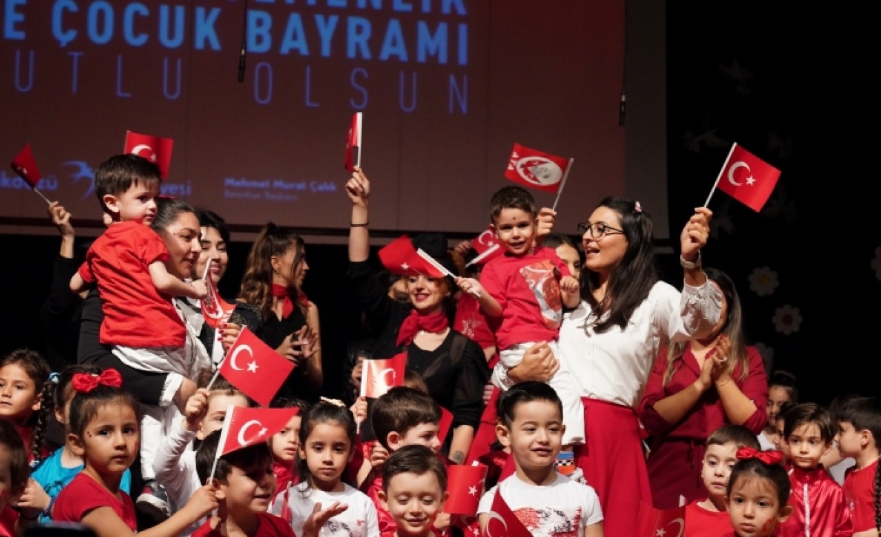 BEYLİKDÜZÜ’NDE ÇOCUKLARIN 23 NİSAN COŞKUSU