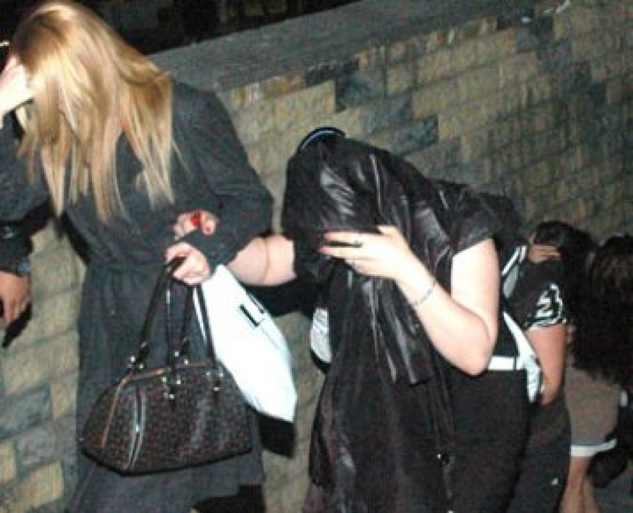 Müşteri gibi girdiler...