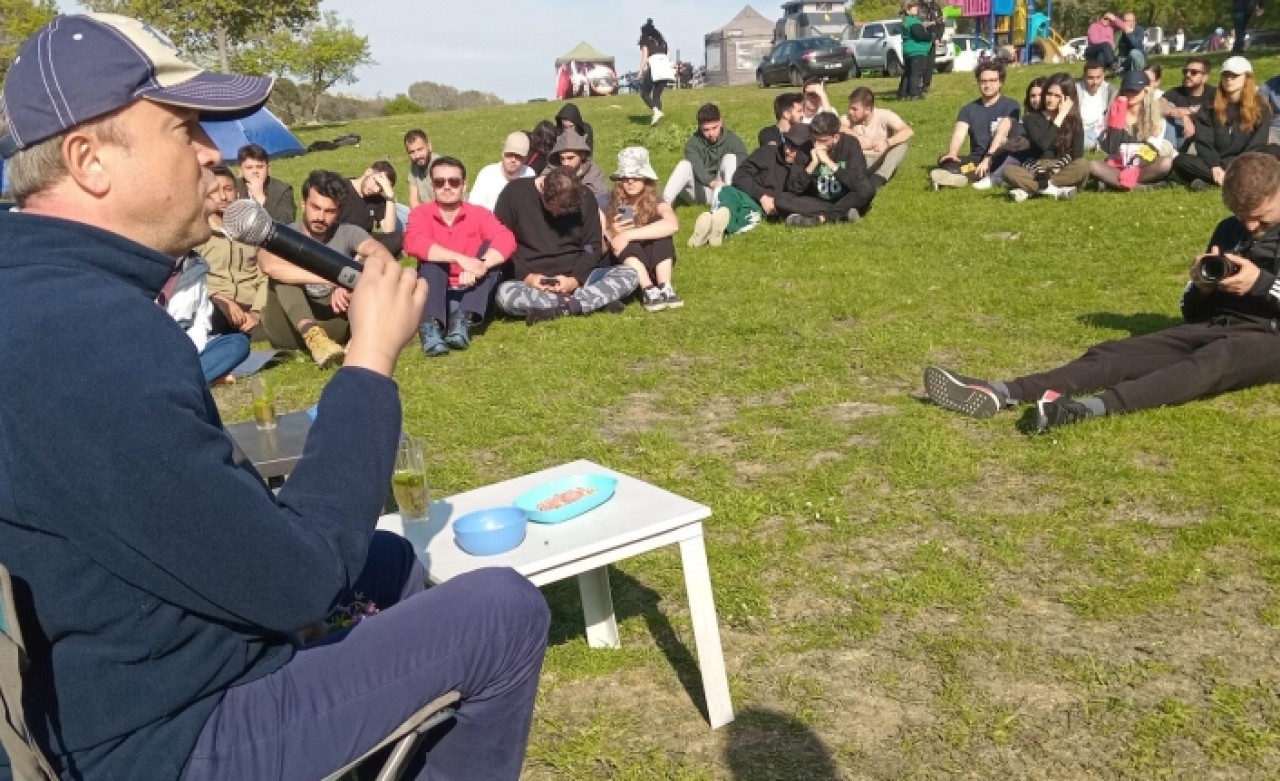 SİYASETÇİLER GERÇEKÇİ DEĞİL!