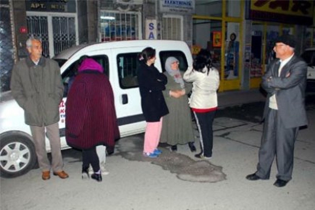 DEPREM SONRASI İLK GÖRÜNTÜLER...